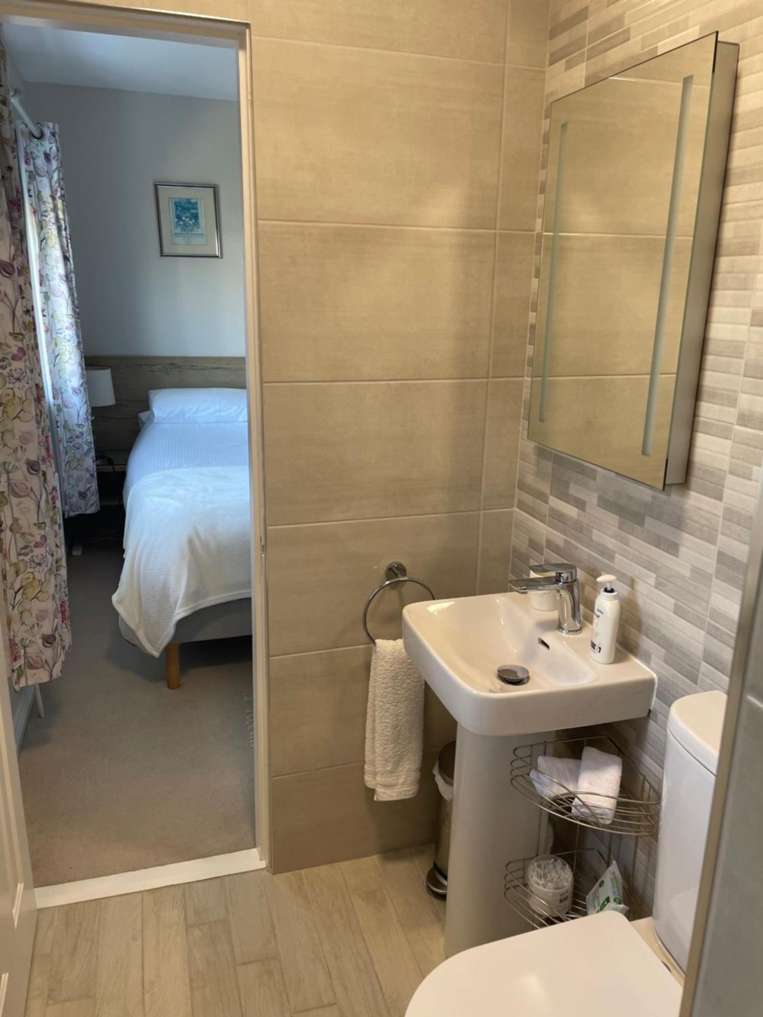 The Wave Bed & Breakfast Galway Eksteriør bilde